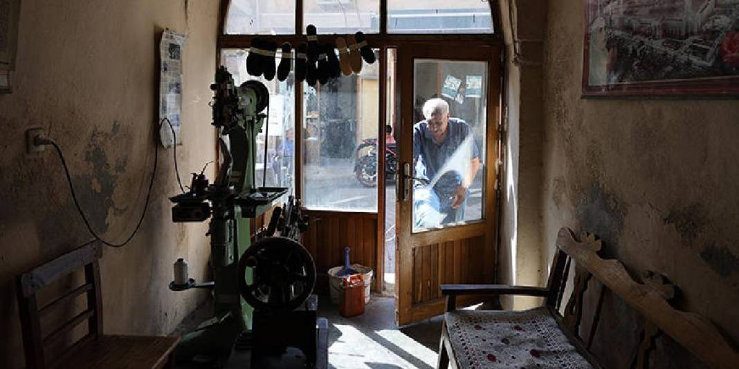 5 metrekare dükkanda 50 yıllık emek! Babadan yadigar meslek: Şimdi ondan başka yok… 1